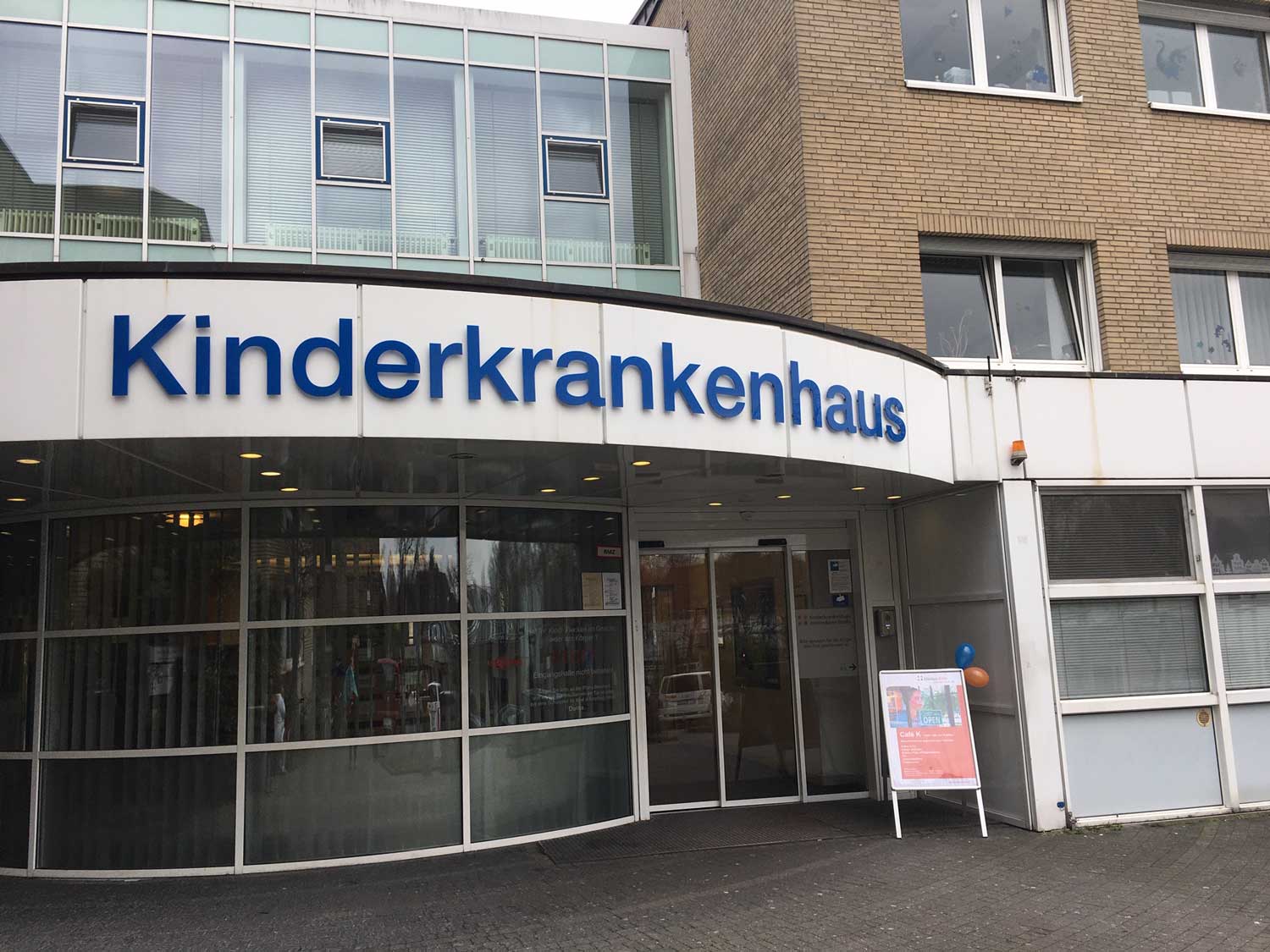 Haupteingang Kinderkrankenhaus