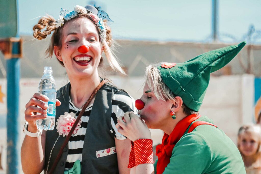 Jana Marie Backhaus als Klinikclown in Aktion